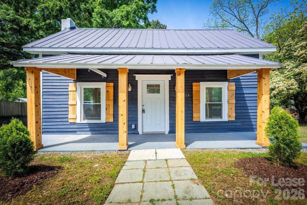 19513 Meridian Street - Photo 0