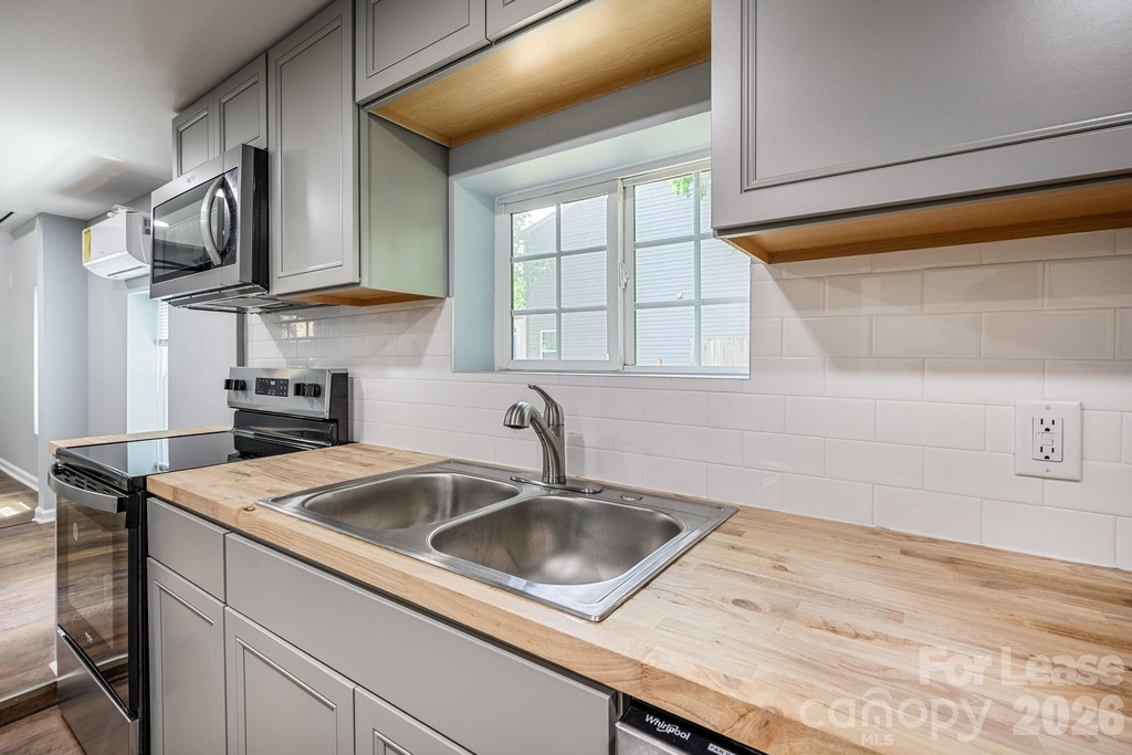 19513 Meridian Street - Photo 10