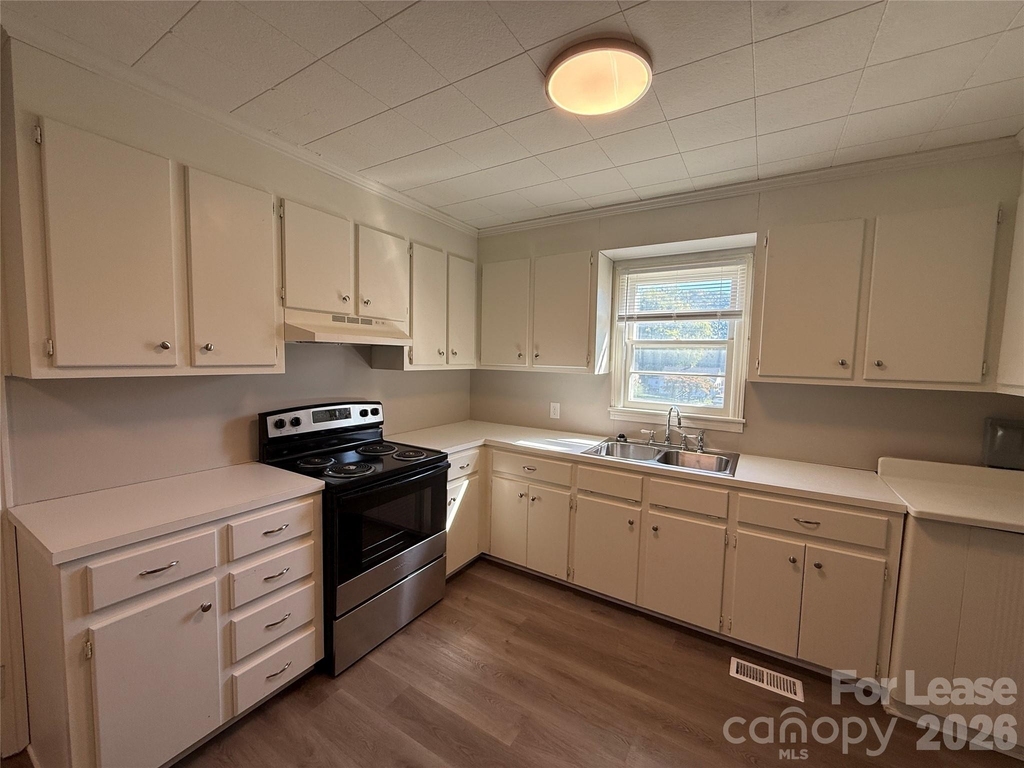 113 Garrison Drive - Photo 4