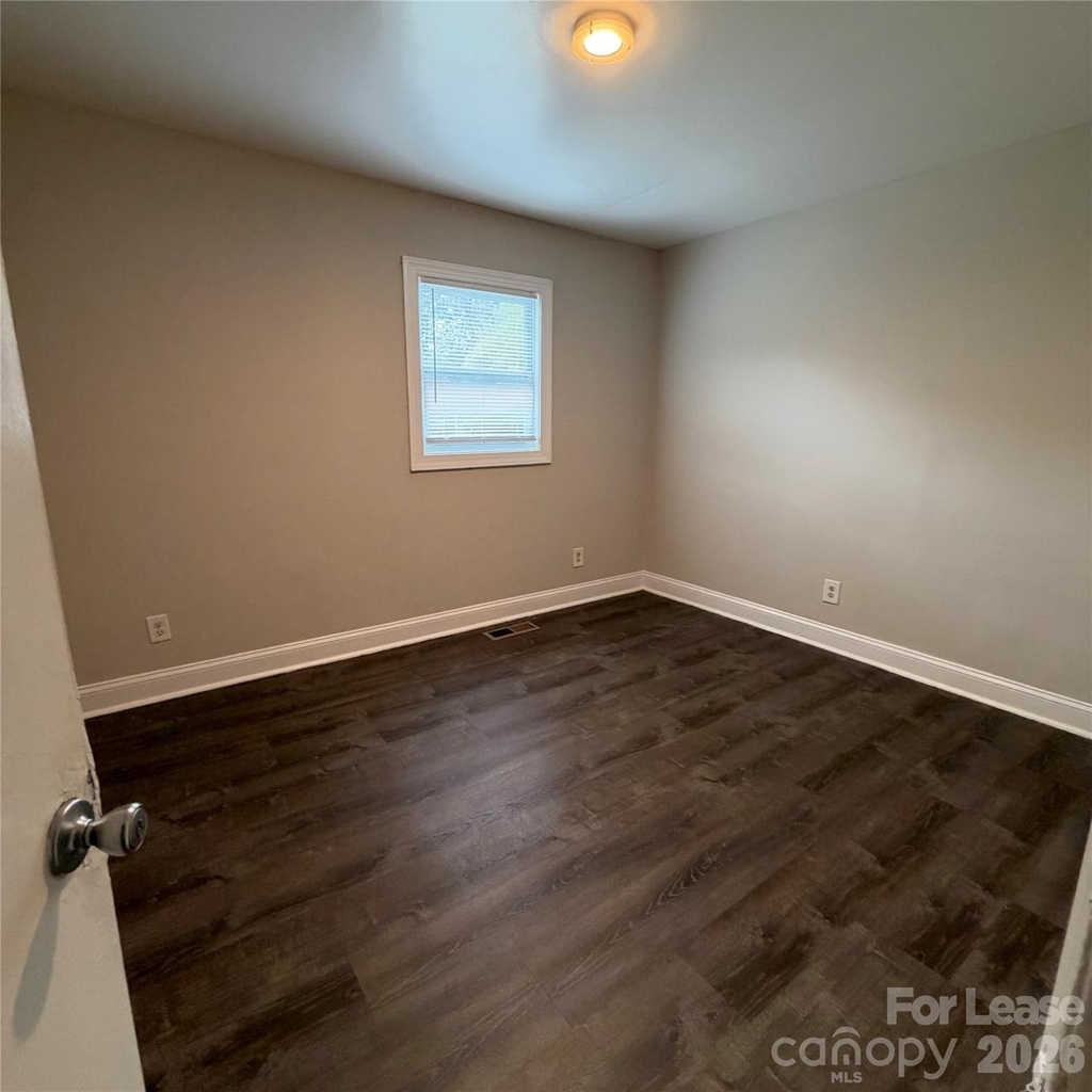 608 Peaceful Glen Road - Photo 6