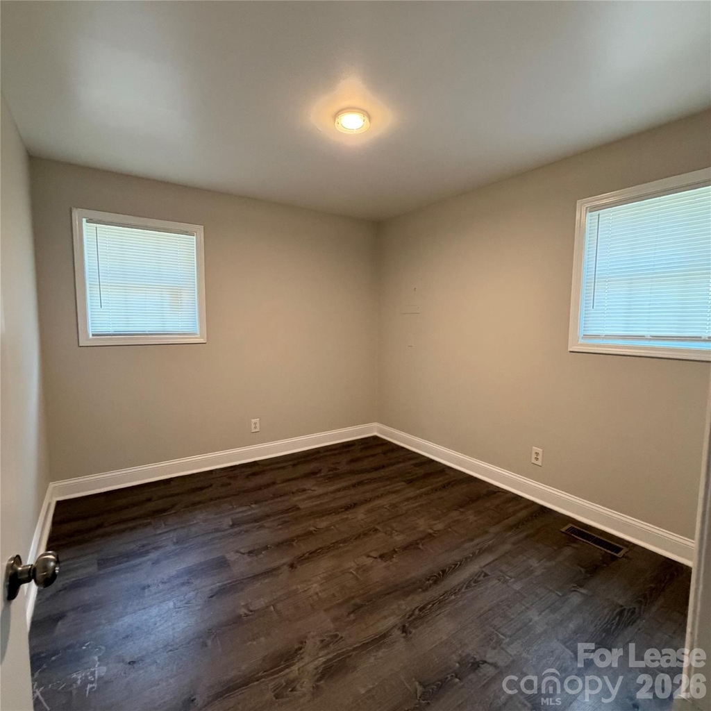 608 Peaceful Glen Road - Photo 9