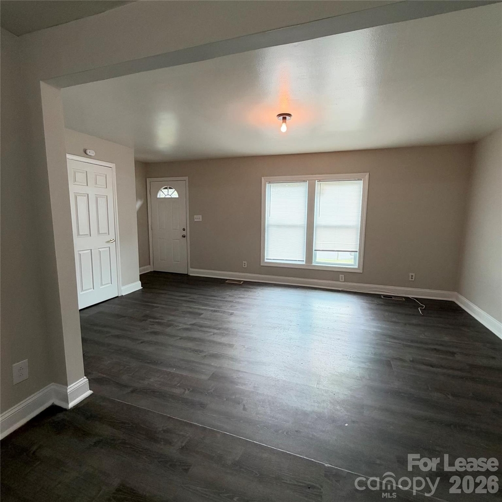 608 Peaceful Glen Road - Photo 2