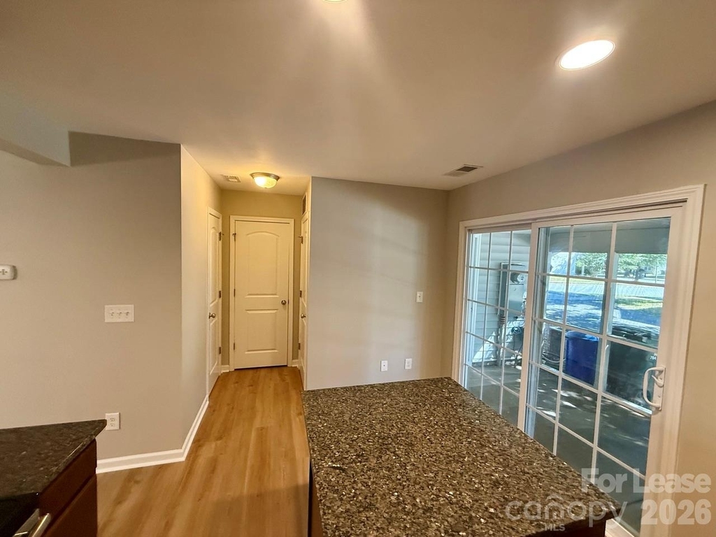 10162 Ballyclare Court - Photo 8