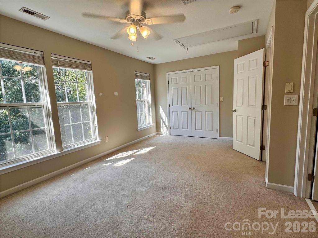 212 Bland Street W - Photo 13