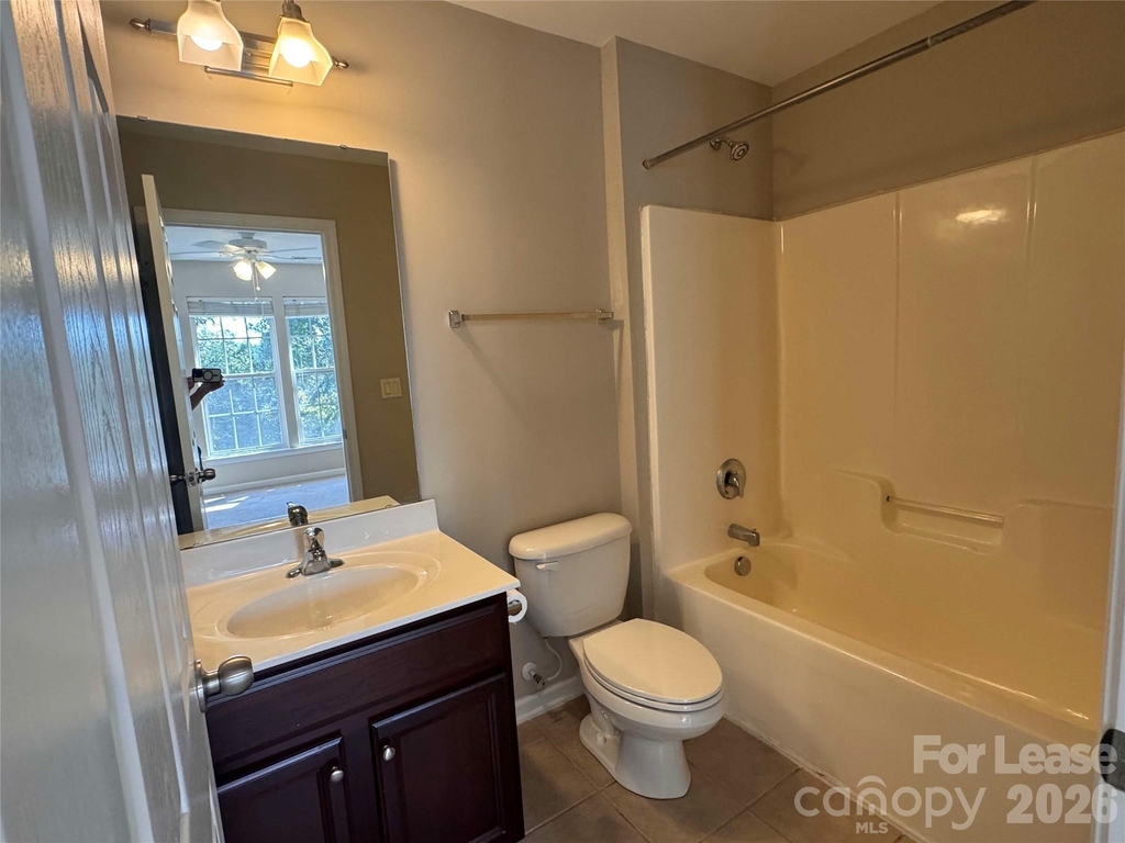 212 Bland Street W - Photo 14