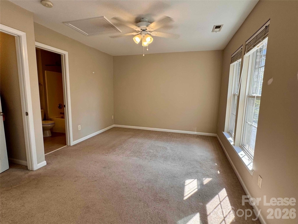 212 Bland Street W - Photo 12