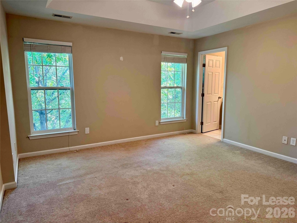 212 Bland Street W - Photo 8