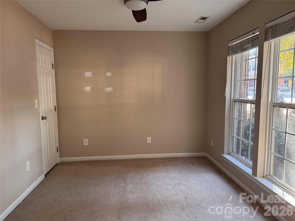 212 Bland Street W - Photo 17