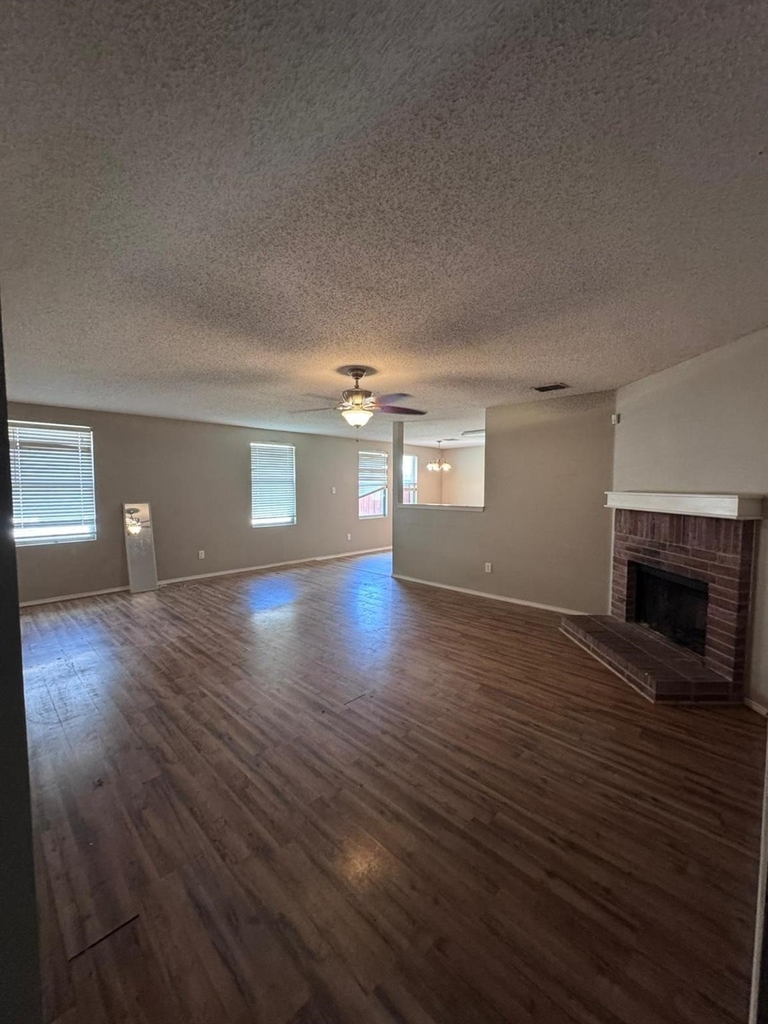 5409 Comanche Wells Drive - Photo 12