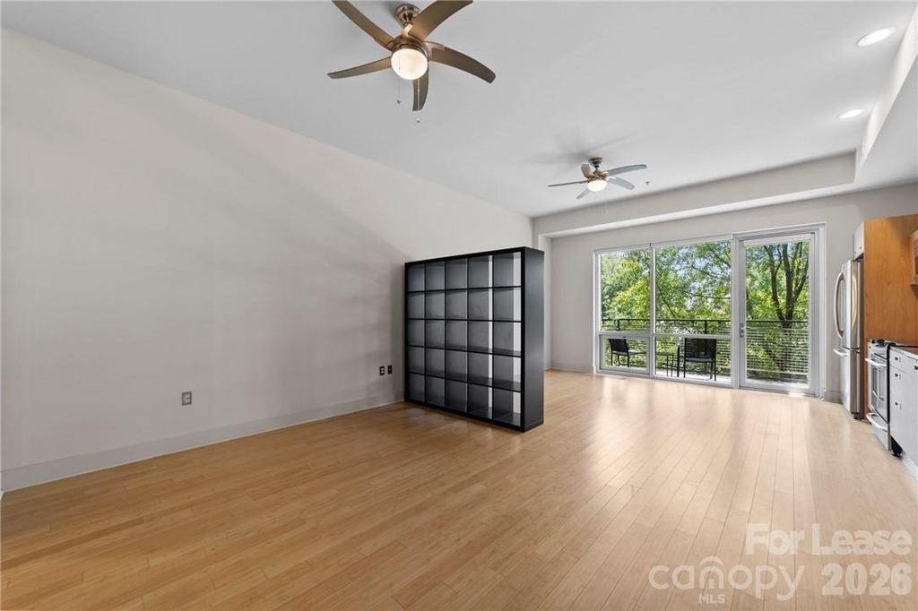 1133 Metropolitan Avenue - Photo 12