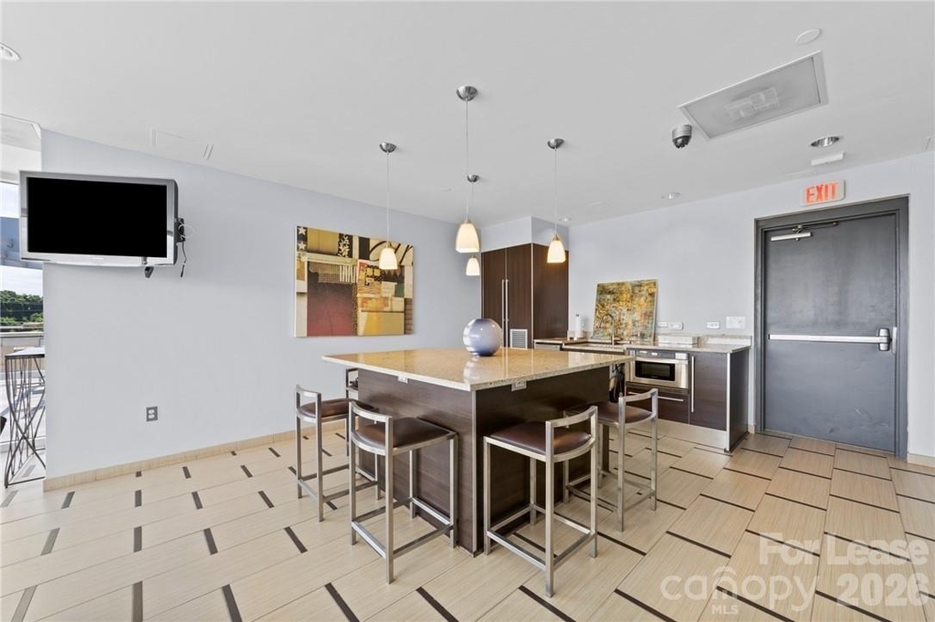 1133 Metropolitan Avenue - Photo 33