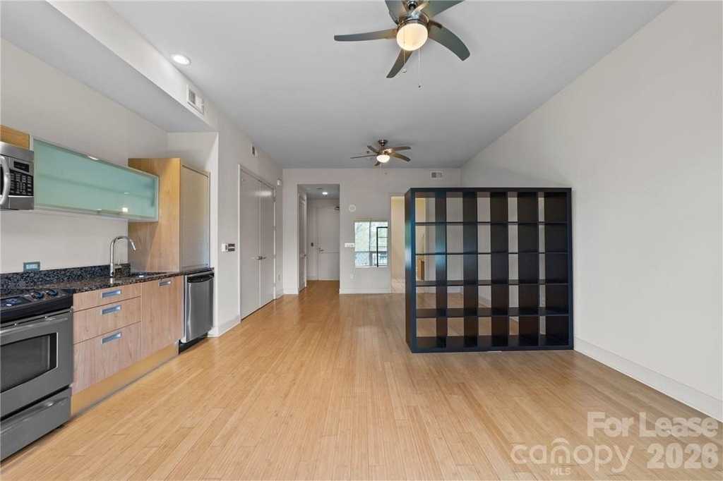 1133 Metropolitan Avenue - Photo 11