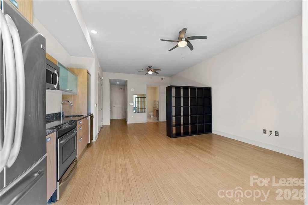1133 Metropolitan Avenue - Photo 4
