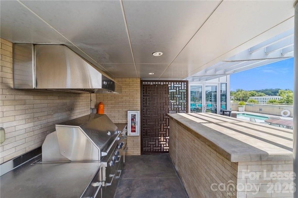 1133 Metropolitan Avenue - Photo 30