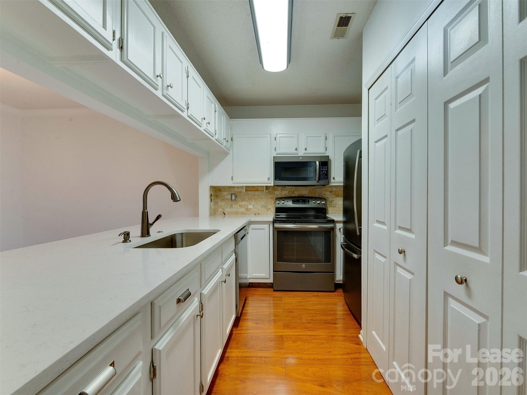 19827 Henderson Road - Photo 14