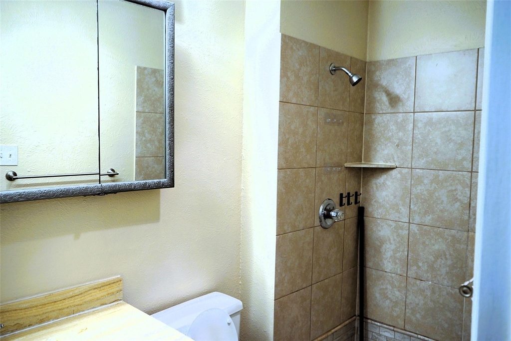 1104 Cedar Hill Lane - Photo 5