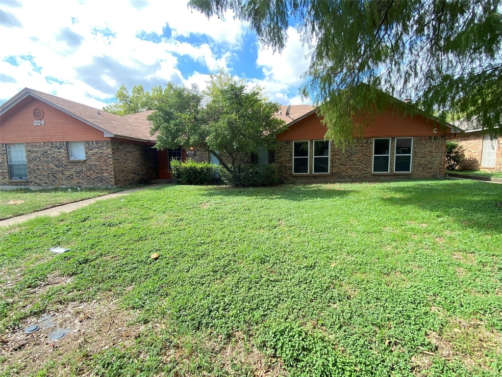 604 Lost Springs Court - Photo 1