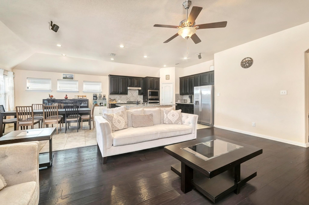 1008 Hoxton Lane - Photo 5