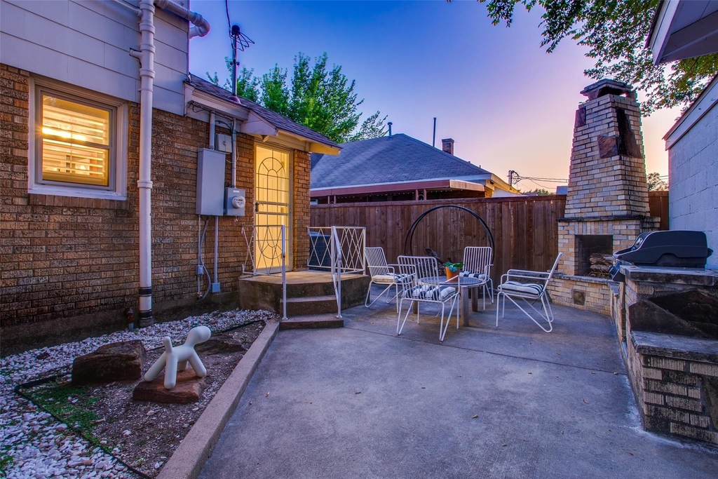 2745 Ivandell Avenue - Photo 32