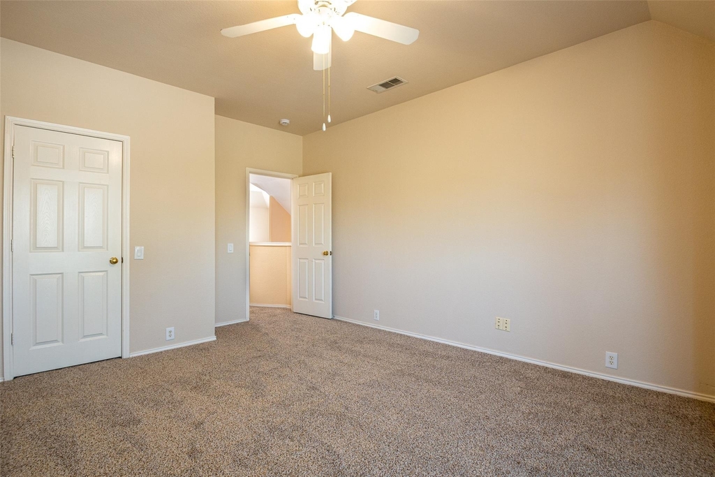3956 Cobblestone Court - Photo 17