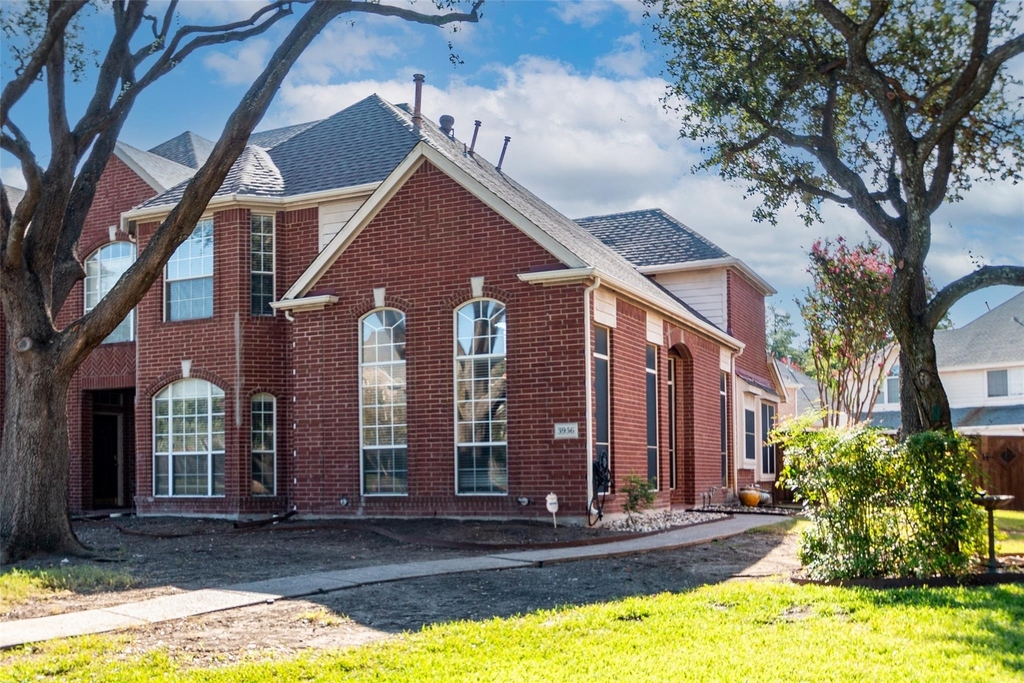 3956 Cobblestone Court - Photo 0