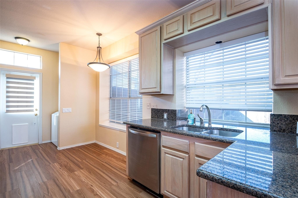 3956 Cobblestone Court - Photo 2