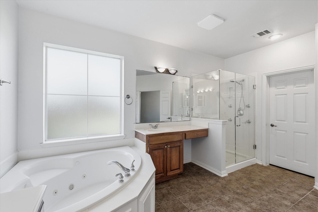 3908 Moonbeam Court - Photo 15