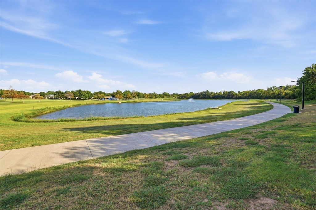 3908 Moonbeam Court - Photo 31