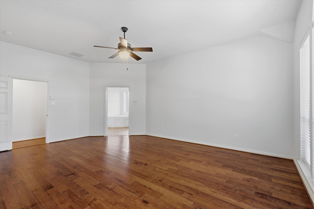 3908 Moonbeam Court - Photo 13