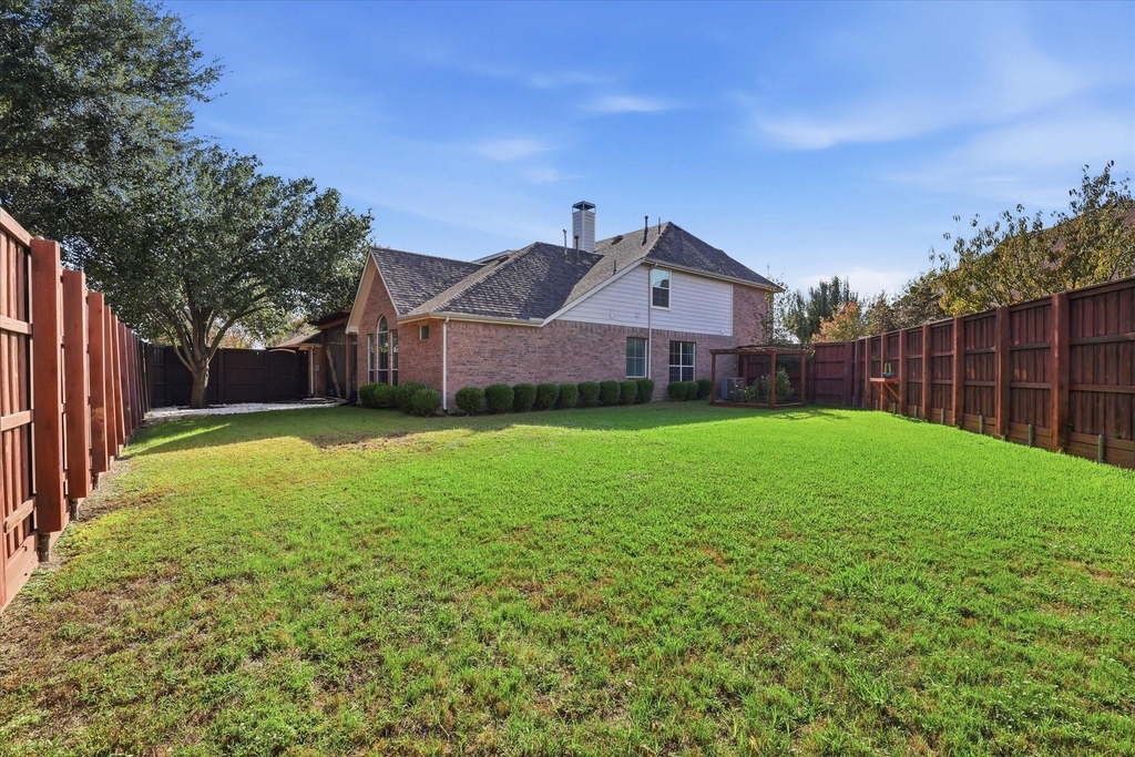 3908 Moonbeam Court - Photo 28