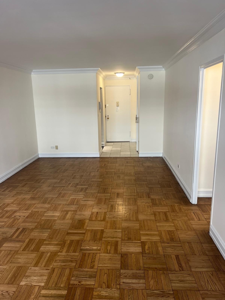 W 52nd Street / 8th Avenue - Photo 2