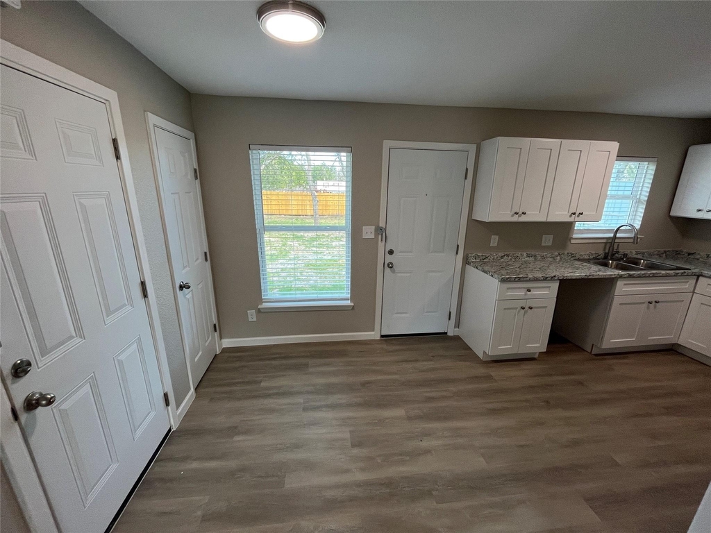 9527 Musgrave Drive - Photo 4