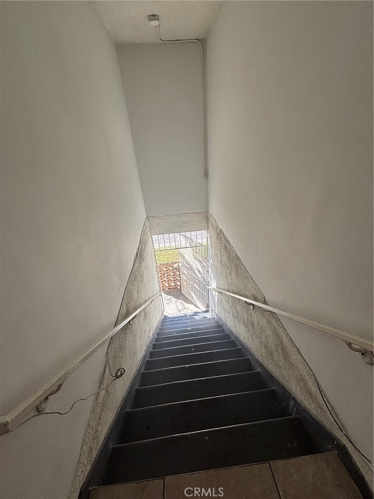 144 W Hillsdale Street - Photo 11