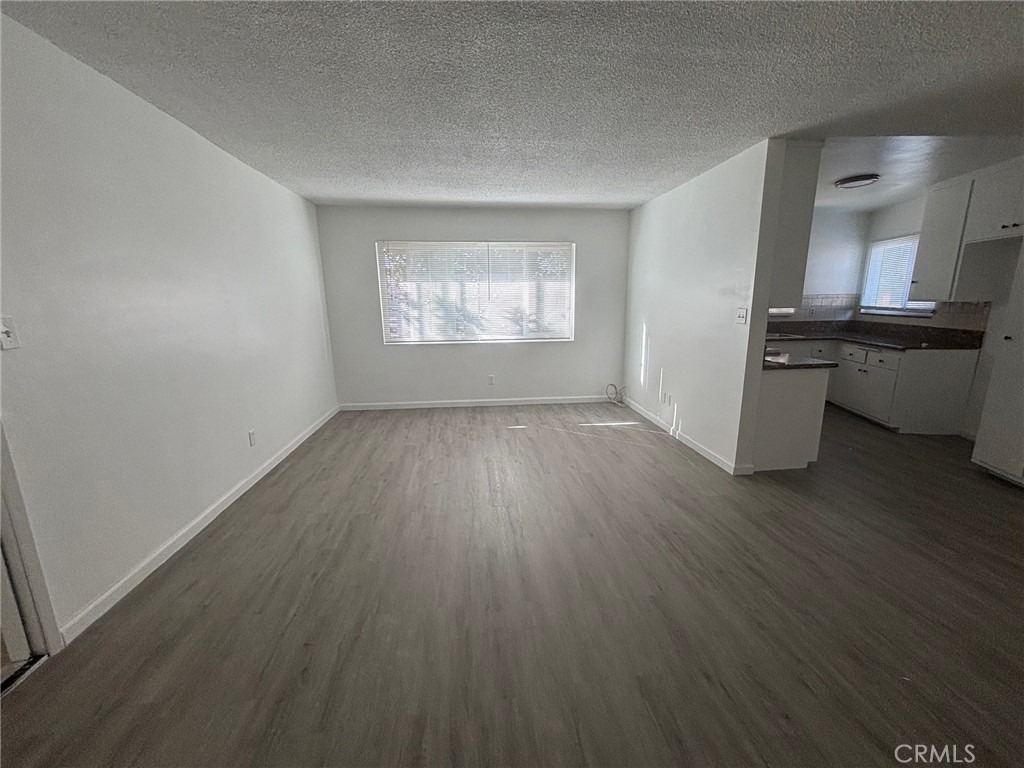 144 W Hillsdale Street - Photo 3