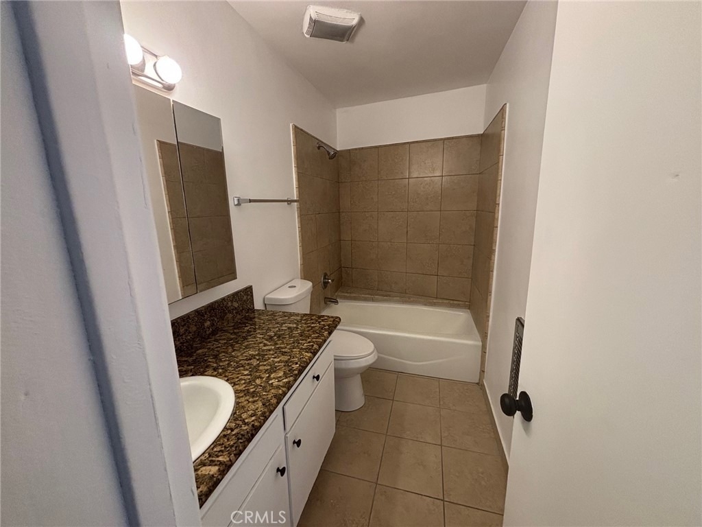 144 W Hillsdale Street - Photo 8