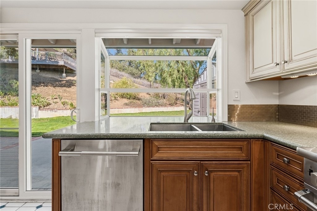 5503 Softwind Way - Photo 12