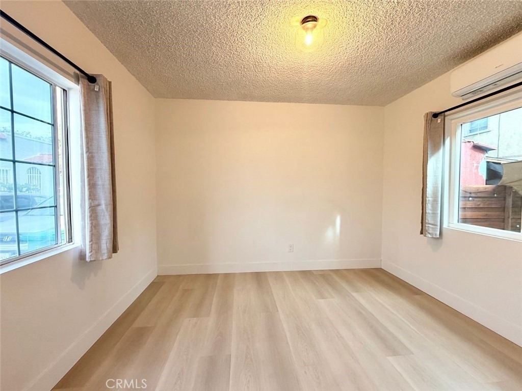 2245 Pine Avenue - Photo 22