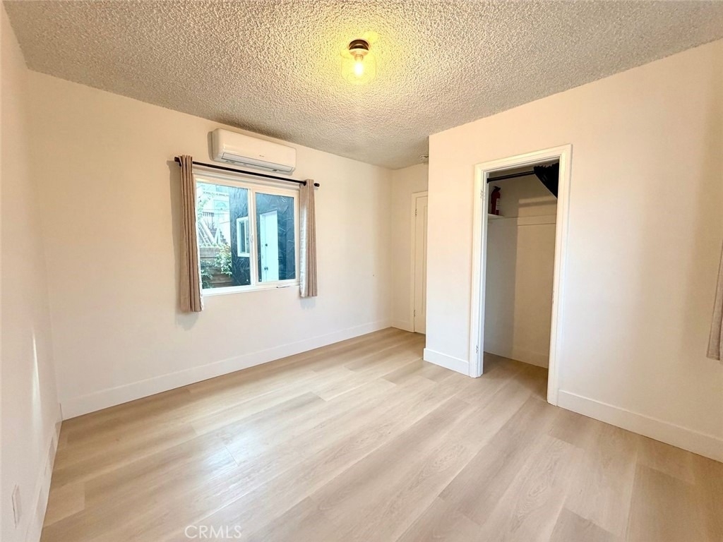 2245 Pine Avenue - Photo 23