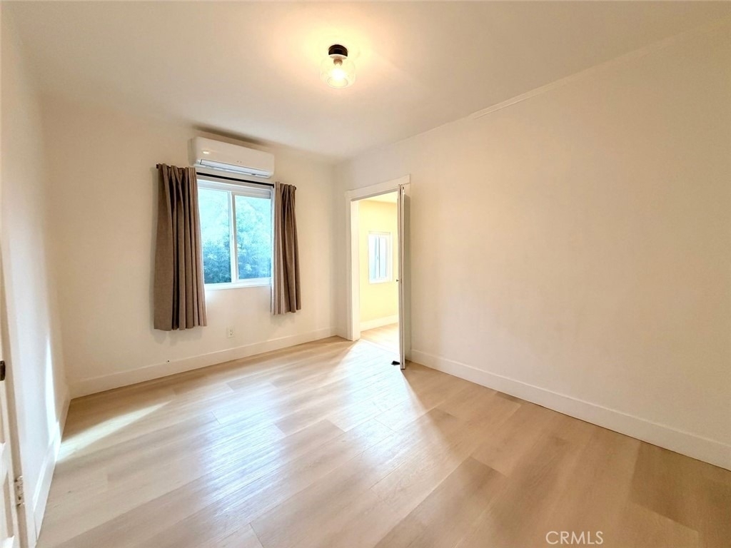 2245 Pine Avenue - Photo 14