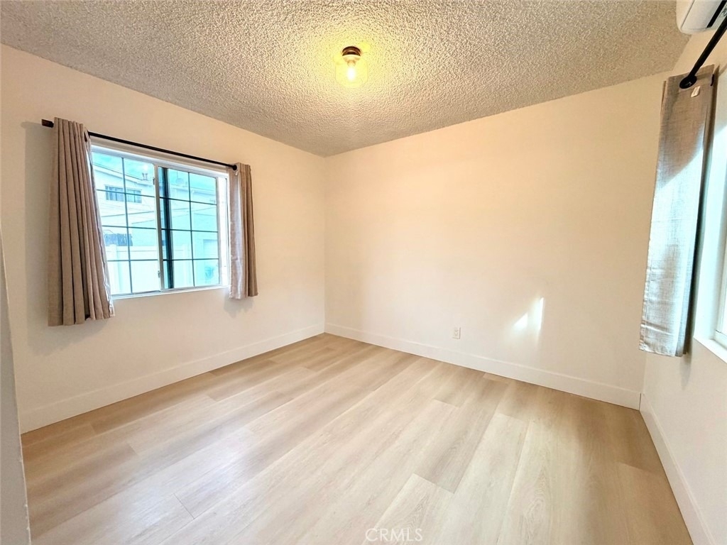 2245 Pine Avenue - Photo 21