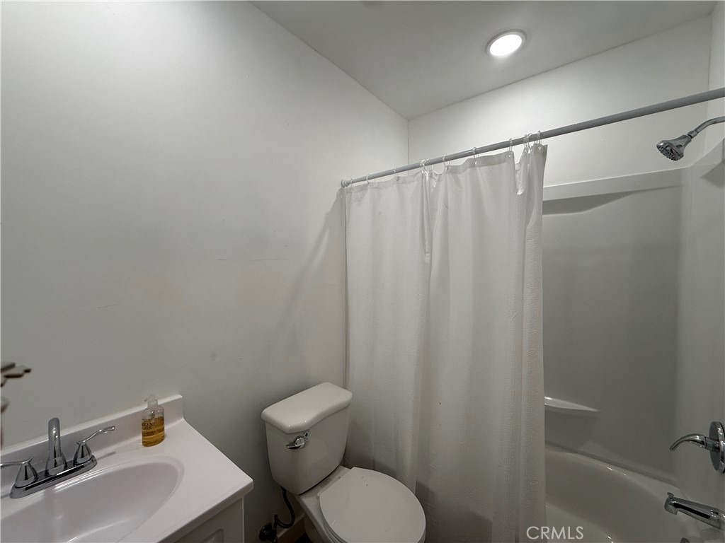 466 S Mott Street - Photo 6