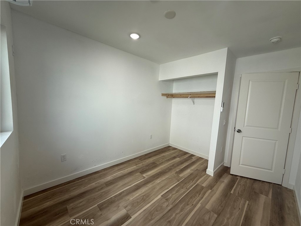 466 S Mott Street - Photo 4