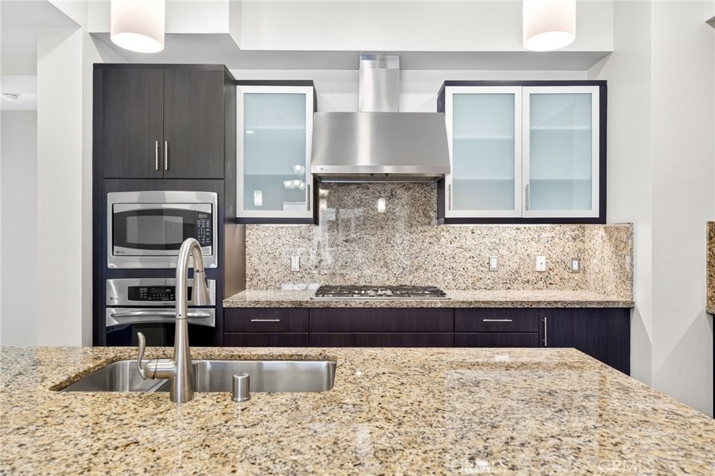 21 Gramercy - Photo 2