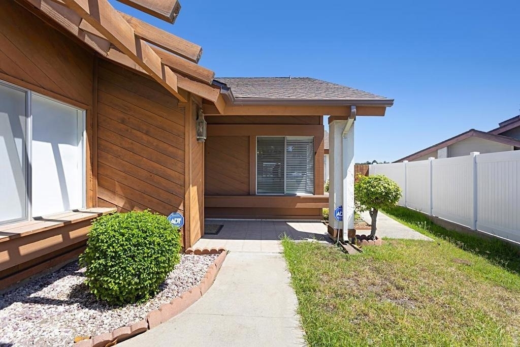 2228 Saratoga - Photo 2
