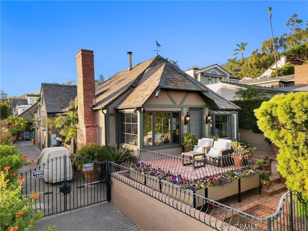 486 Holly Street - Photo 0