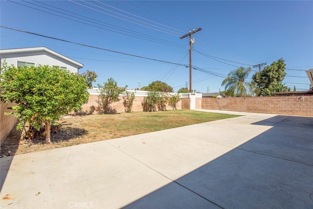16733 Sunburst - Photo 32
