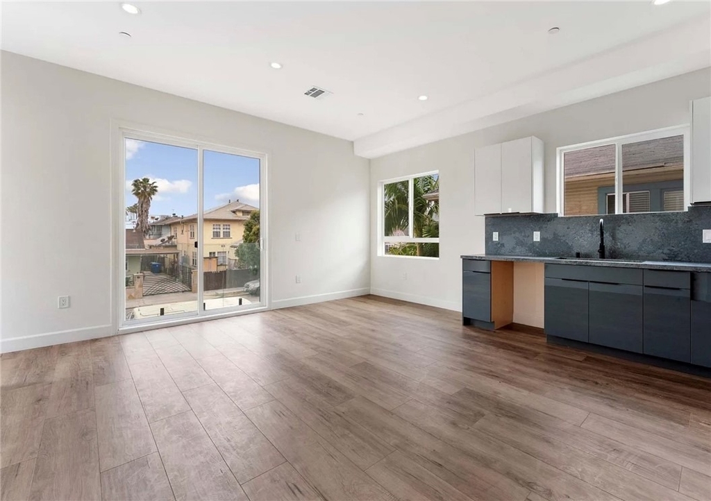 4557 W 18th Street - Photo 7
