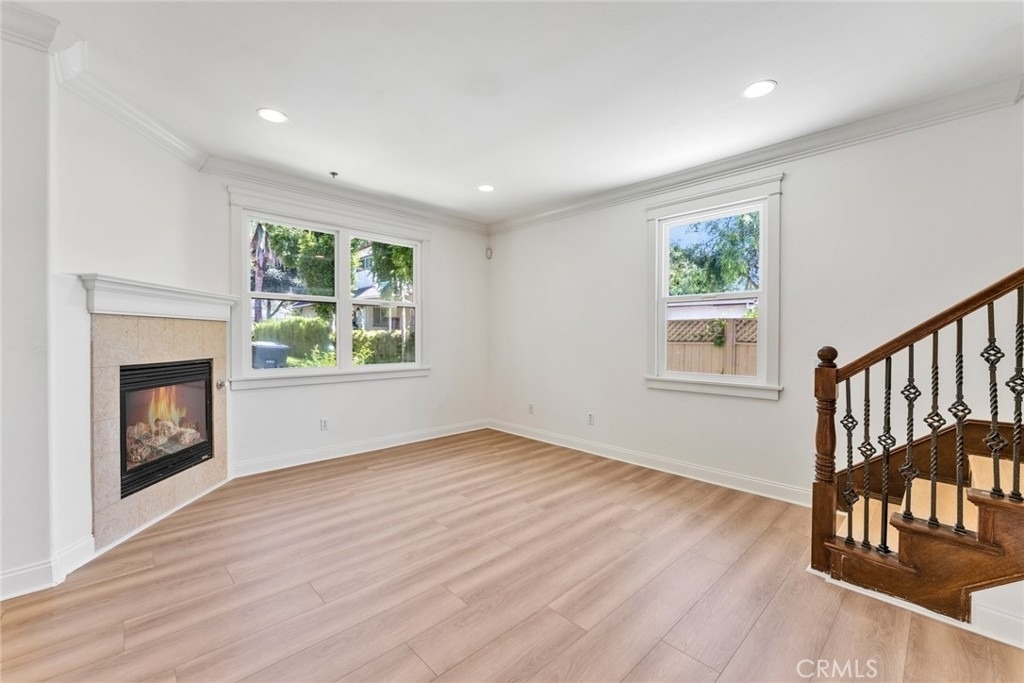 1590 Locust - Photo 3