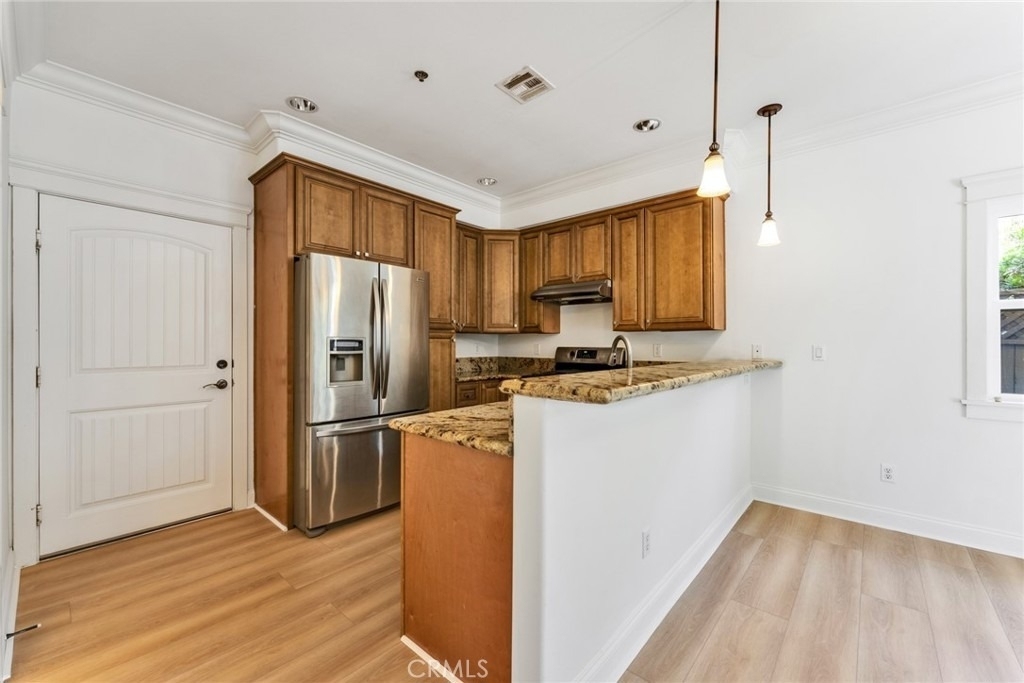1590 Locust - Photo 10