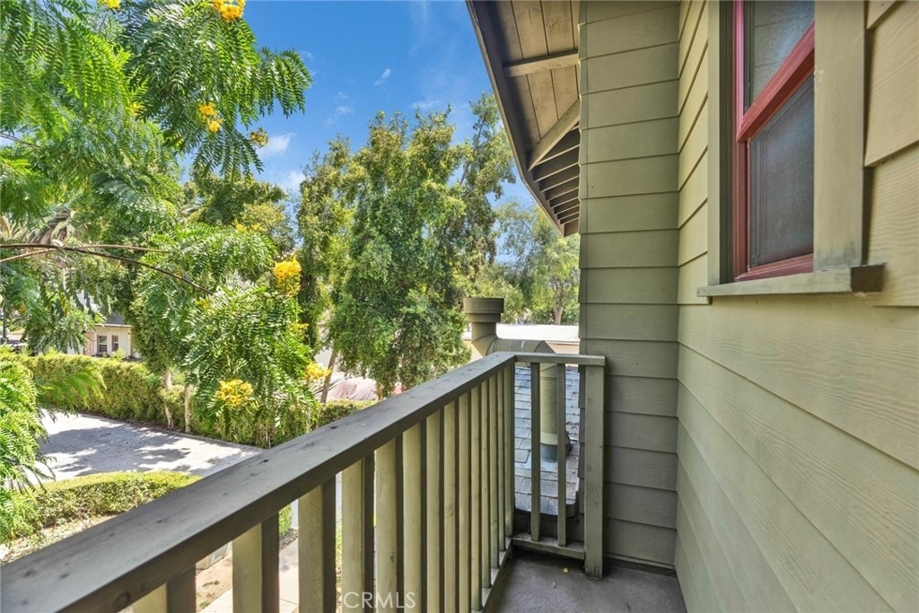 1590 Locust - Photo 16